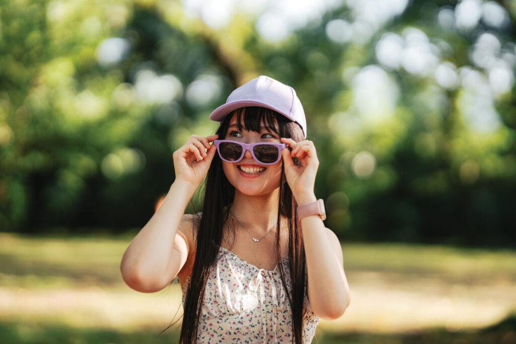 Kappen als Werbemittel mit Frau und Sonnenbrille